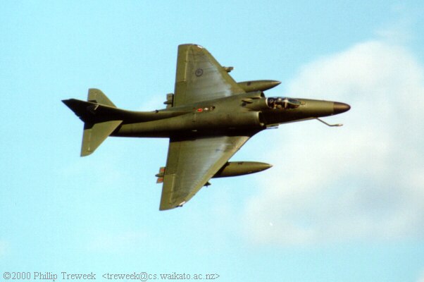 Aermacchi MB.339A e McDonnell A-4 Skyhawk na Nova Zelândia podem virar sucatas